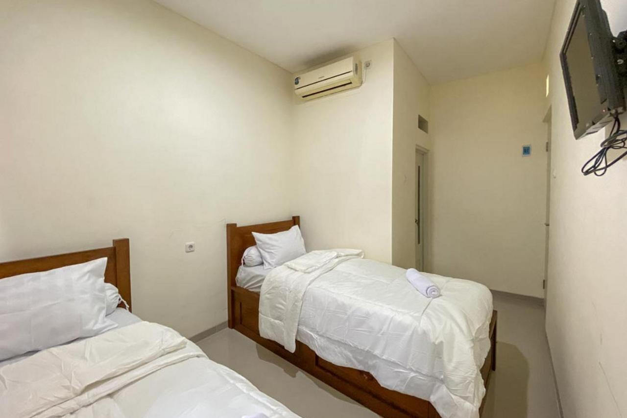 Nipa Guest House Near Universitas Widyagama Mitra Reddoorz Blimbing  المظهر الخارجي الصورة